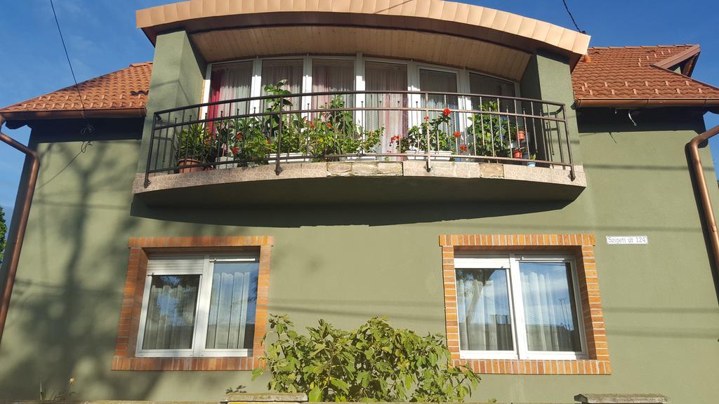 Szigeti Apartmanhaz 佩奇 外观 照片